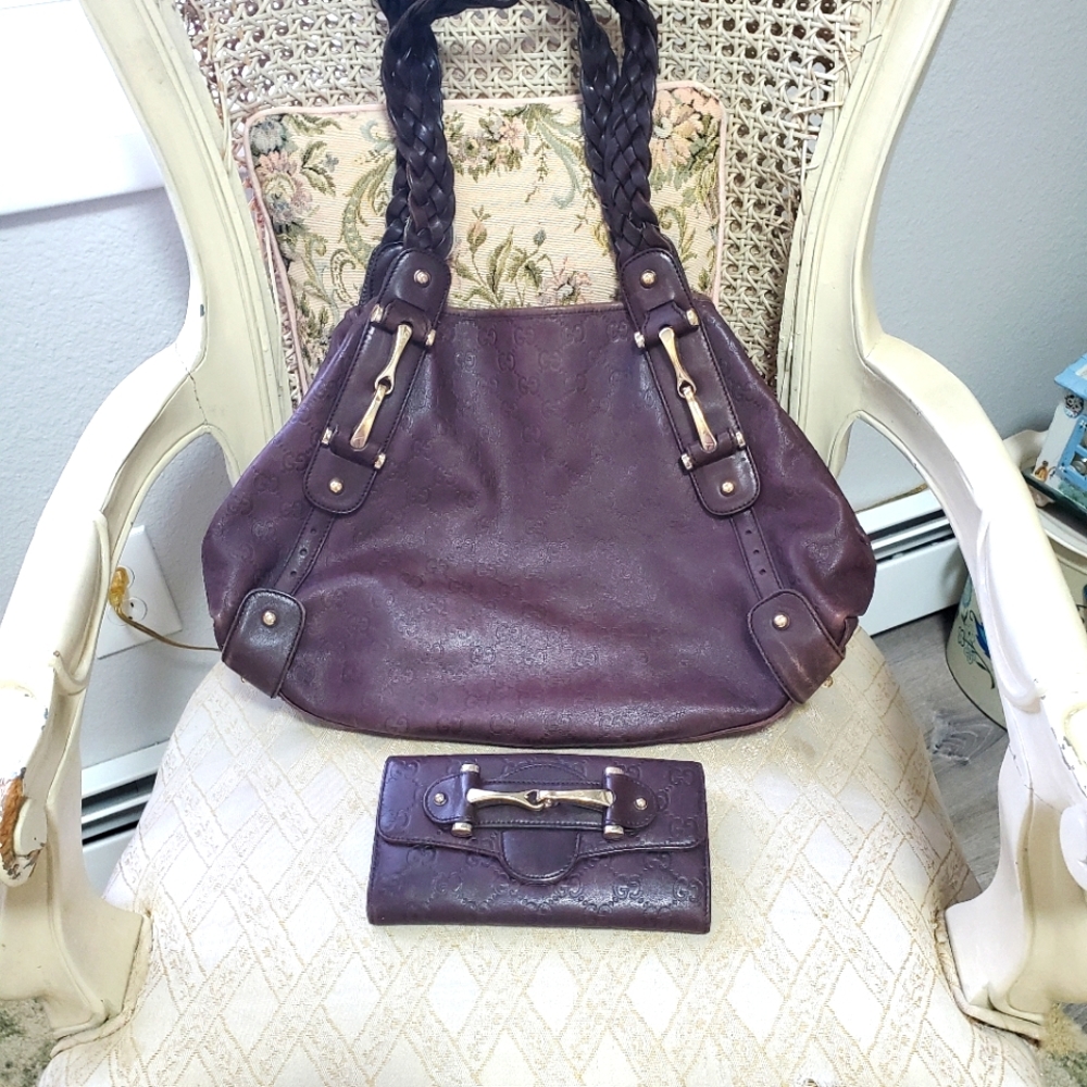 Gucci leather handbag